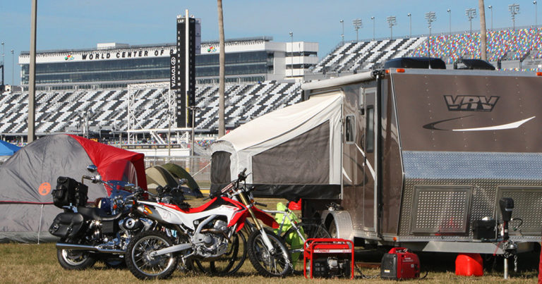 Geico-Camping-Infield-Facebook