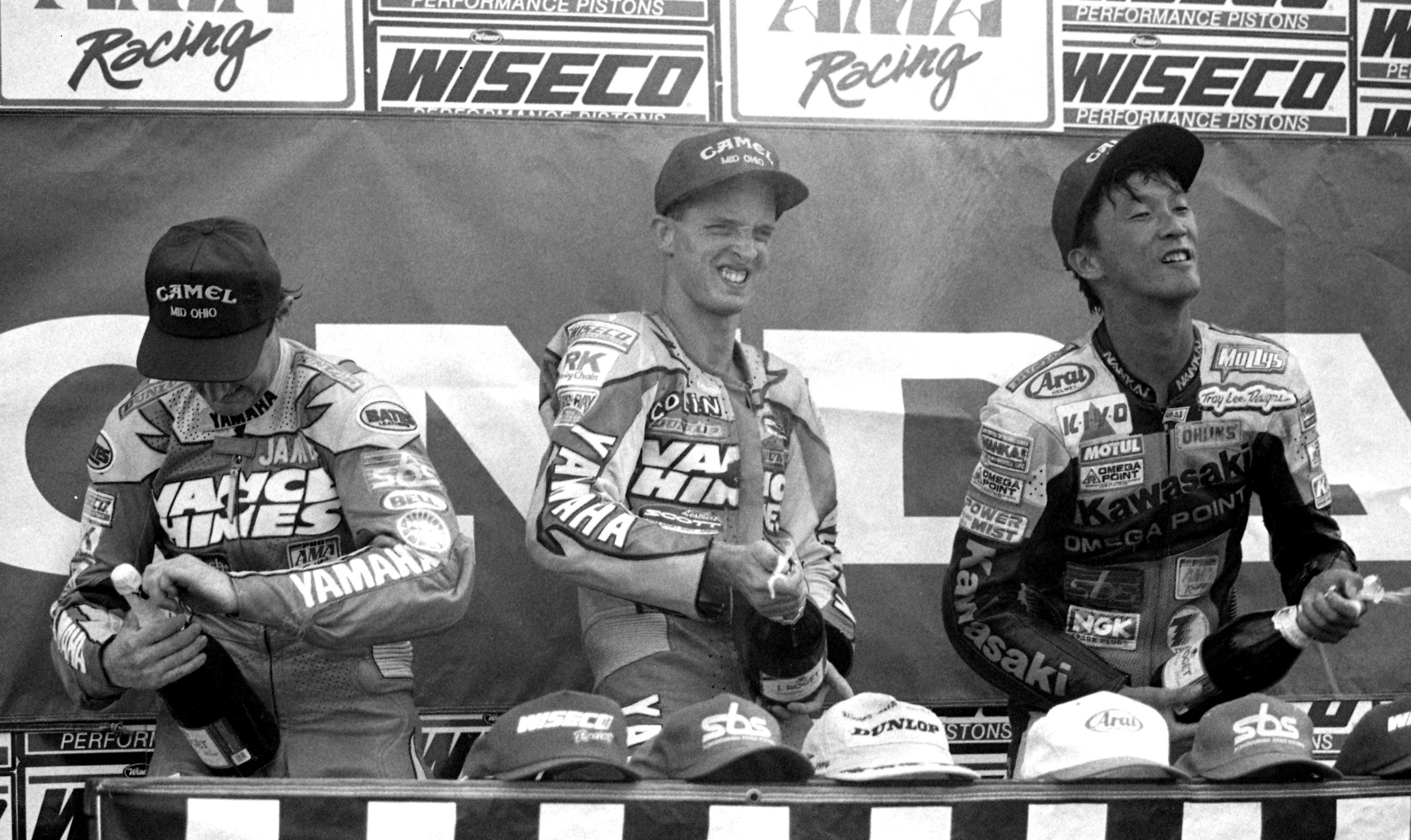 AMOS IN-CROWD Motorcycle club 6体セット Mid-Ohio Memories, 1994: Edwards Nabs His First Superbike Victory