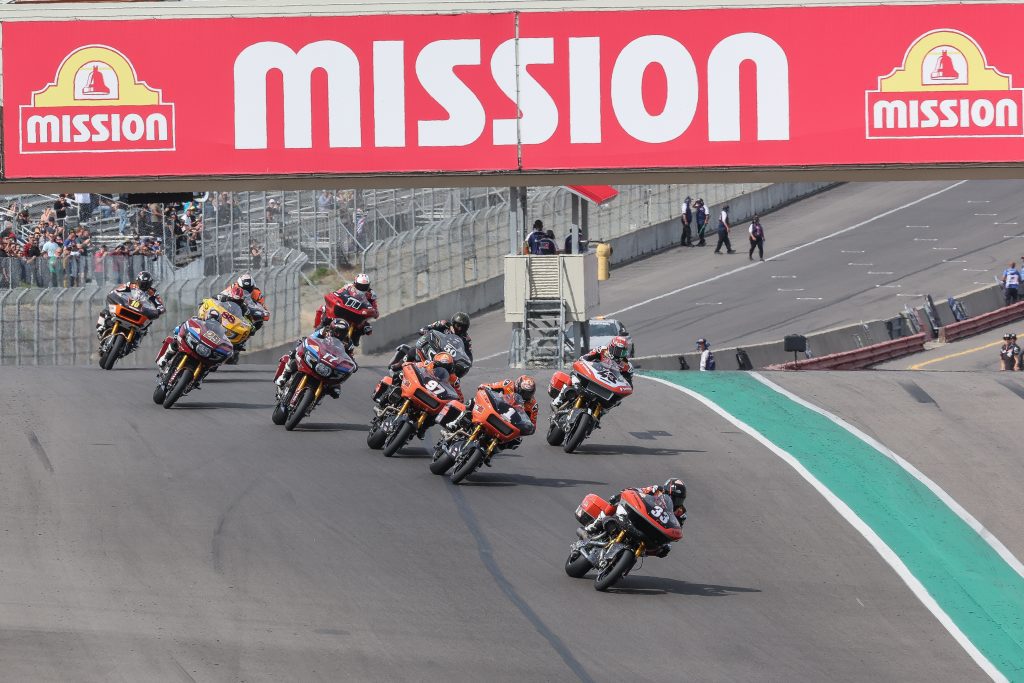 Read more about the article Jacobsen Over Scholtz In Supersport, Wyman Tops King Of The Baggers