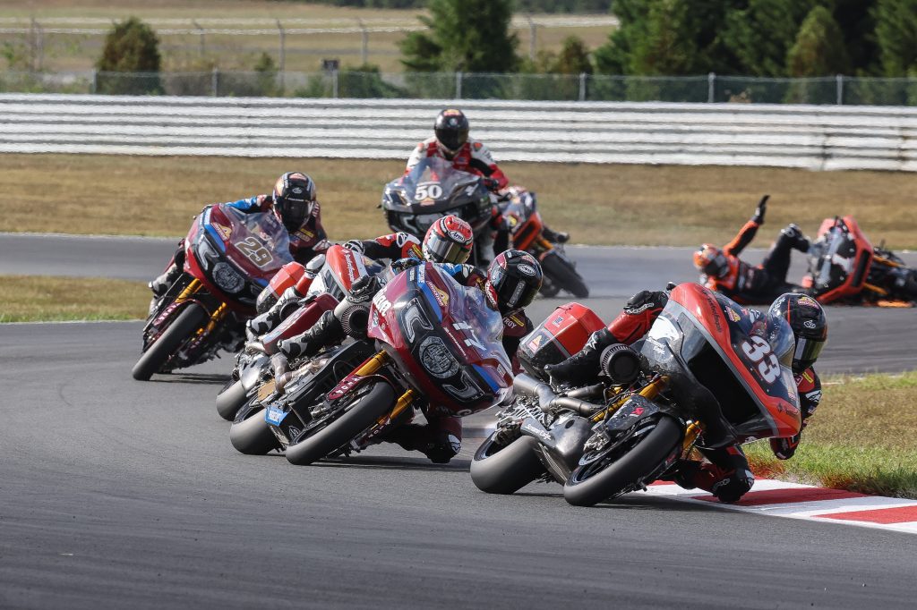 Read more about the article Davis Nabs First Supersport Win, Scholtz Takes Championship