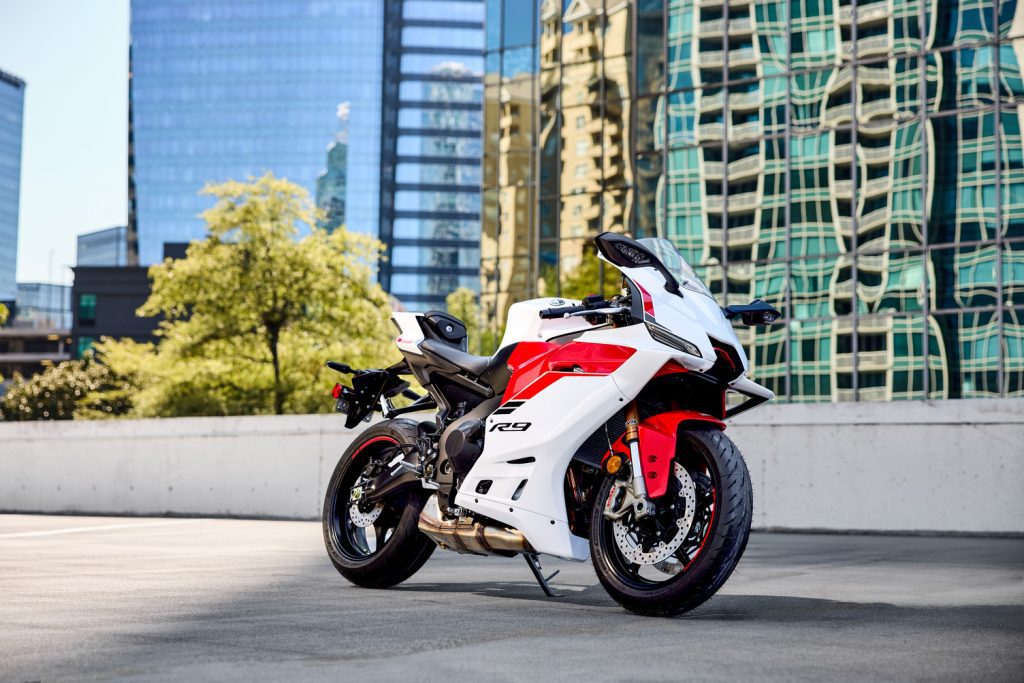 Yamaha Introduces The 2025 Yamaha YZF-R9 - MotoAmerica