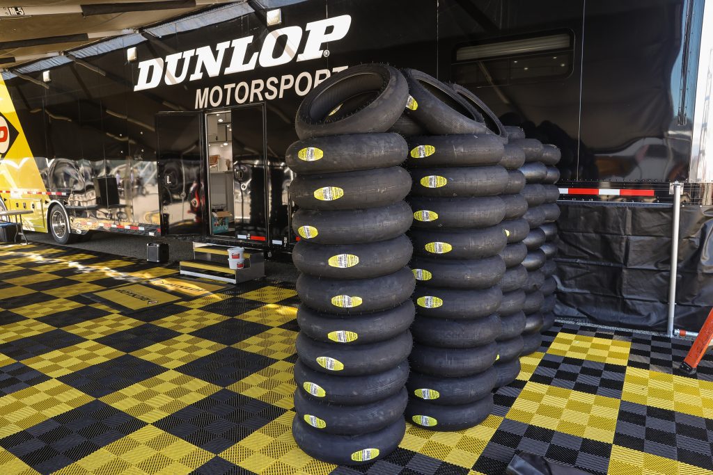 Read more about the article Dunlop Names SRX Racing Tires Its Eastern Road Race/Flat Track Distributor
